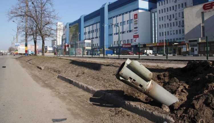 Ukraina largon mbi 127 mijë pajisje shpërthyese nga zonat urbane