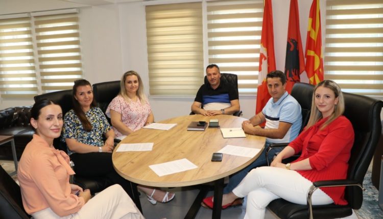 Bexheti ndau katër vendime pune në komunën e Sarajit