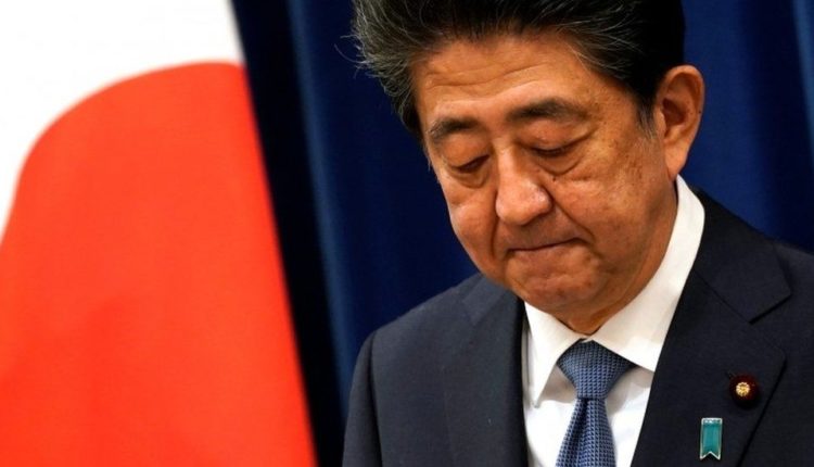 Vdes ish-kryeministri japonez Shinzo Abe, pasi u qëllua me armë zjarri