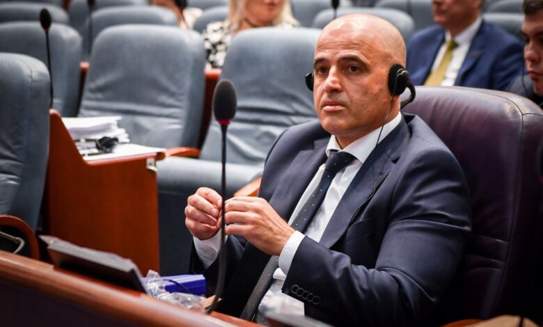 Sot mbahet seanca për pyetje deputetësh