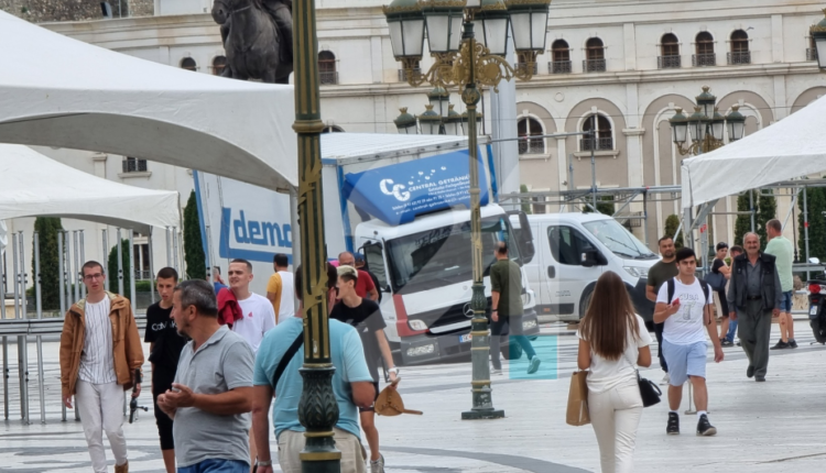 Qyteti i Shkupit: Kamioni ka hyrë pa leje në sheshin “Maqedonia”, do të ketë sanksione të rrepta