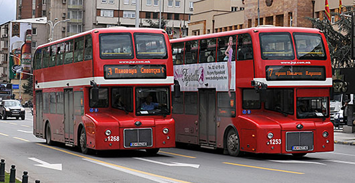 Nxënësit e shkollave të mesme biletat falas të autobusit do t’i marrin në shkolla