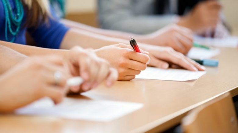 Maturantët e Maqedonisë, nga sot i nënshtrohen provimit të maturës shtetërore