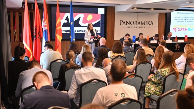 Trençevska: Të rinjtë e çojnë vendin përpara, investimi në to mbetet fokusi ynë