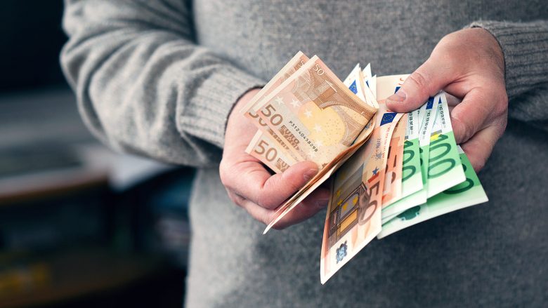 Një banore e Shkupit mori gati 10 mijë euro kredi me dokumente të falsifikuara