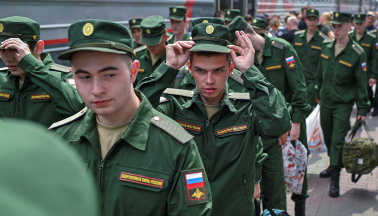 Çfarë do të thotë mobilizimi ushtarak i Rusisë, a po kërcënon Putin me luftë bërthamore?