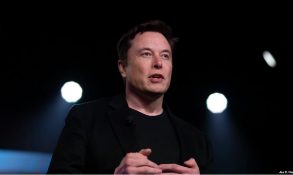 Kirurgu plastik thotë se Elon Musk ka bërë ndërhyrje në fytyrë, tregon edhe sa mund t’i kenë kushtuar