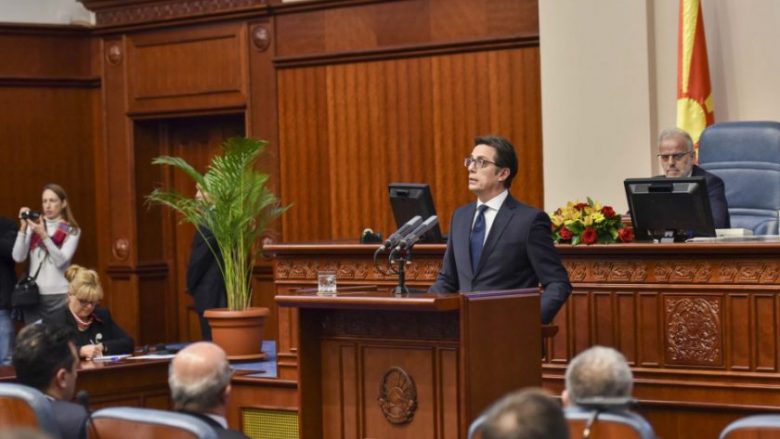 Pendarovski: Të bëhen ndryshimet kushtetuese