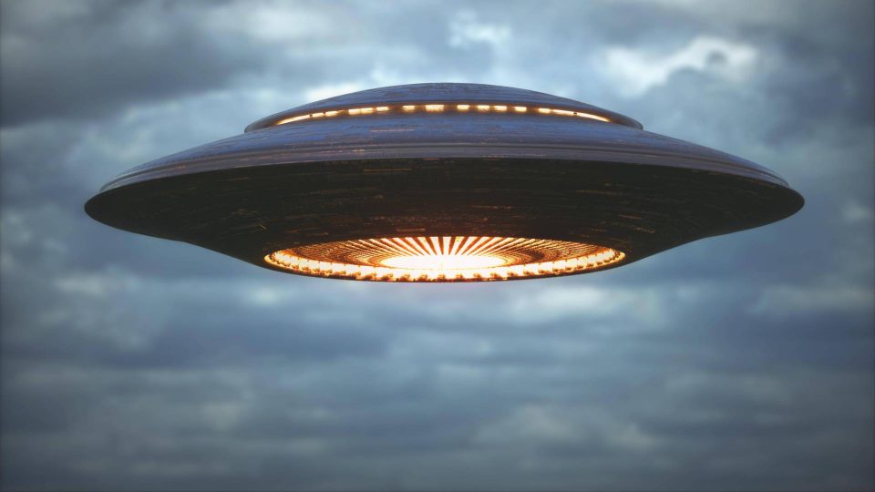 Pentagoni hap një faqe me foto dhe informacione mbi UFO-t