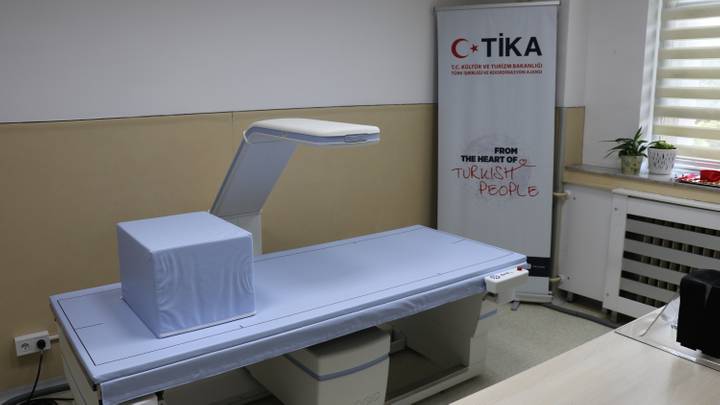 TIKA dhuron pajisje për Spitalin “8 Shtatori” në Shkup