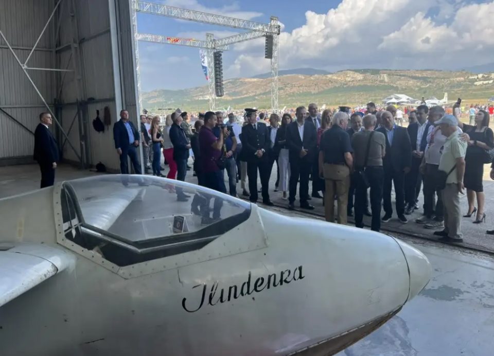 Shënohet “100 vjetori i aviacionit të Maqedonisë”, ekspozohet fluturakja e parë “Ilindenka”