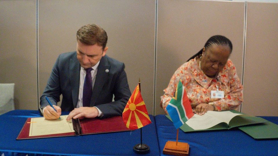 Maqedonia vendos marrëdhënie diplomatike me Afrikën e Jugut