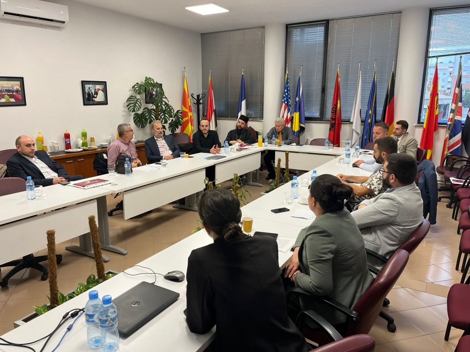 Delegacion nga Maqedonisë i përbërë nga përfaqësues të komuniteteve fetare, institucioneve qeveritare, botës akademike dhe shoqërisë civile, zhvilluan një vizitë studimore dhe ndërfetare në Shqipëri