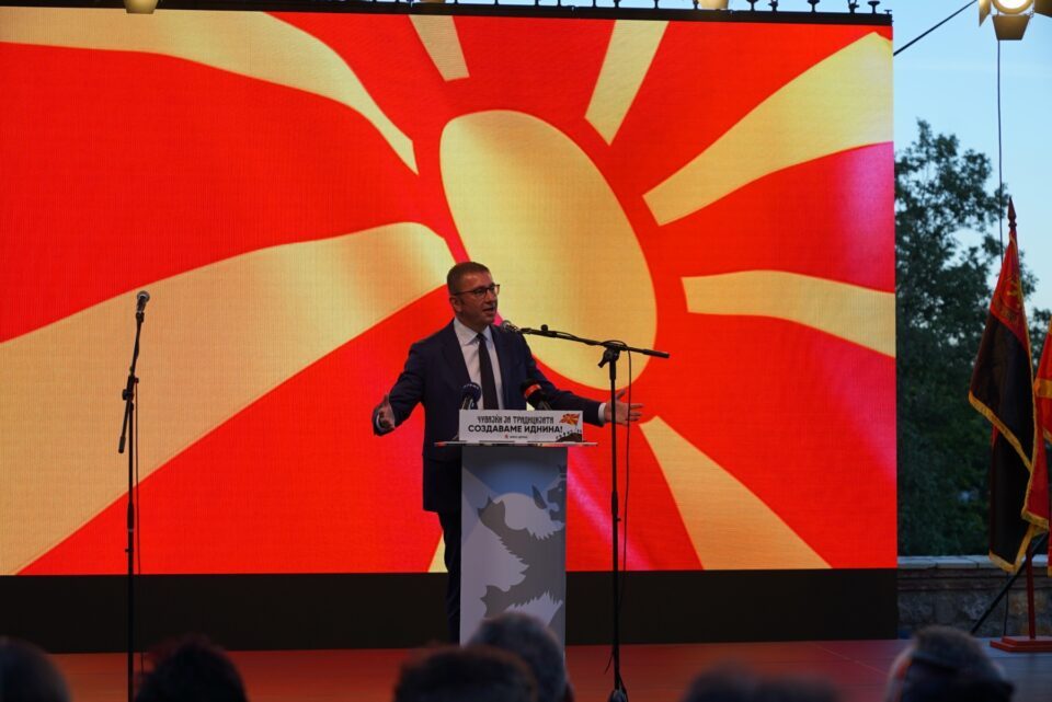 Mickoski: Sondazhet thonë se VMRO-DPMNE do të ketë një fitore bindëse me afro 60 deputetë, do të pasojnë reforma historike dhe transformim