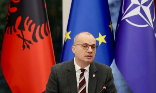 Ministri i Jashtëm i Shqipërisë tur tre ditor në Maqedoni, Kosovë dhe Mal të Zi