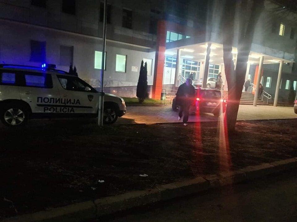 Njëri nga të plagosurit në Spitalin e Tetovës në gjendje më të rëndë