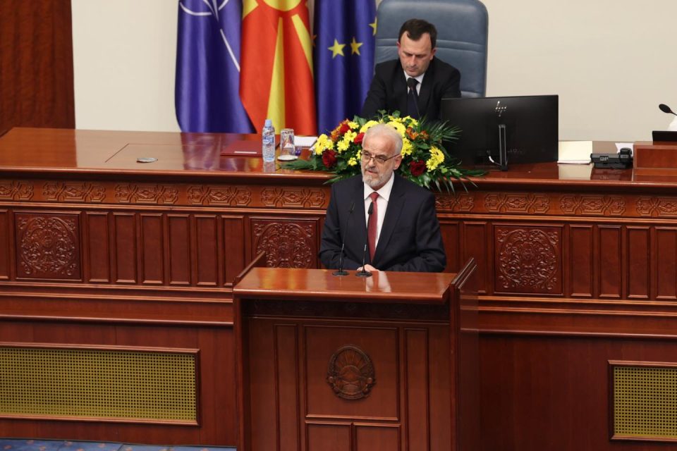 Votohet qeveria teknike, me 65 vota pro Talat Xhaferi bëhet kryeministër i Maqedonisë