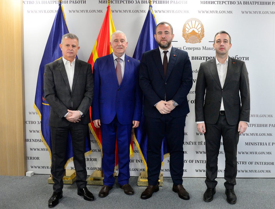 Toshkovski: Shqipëria ka mirëkuptim për problemet e Maqedonisë me dokumentet personale