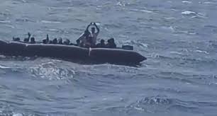 Fundoset varka me emigrantë pranë Greqisë, një i vdekur, shpëtojnë 25 të tjerë
