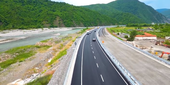 Pjesë e Korridorit të 8-të, hapet aksi i ri rrugor Elbasan-Qafë Thanë që lidh Shqipërinë me Maqedoninë