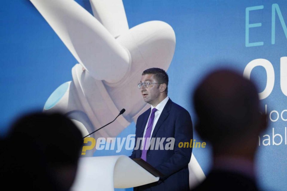 Mickoski: Parku i erës Allkaraz Energy është investimi më i madh në sektorin e energjisë së rinovueshme në rajon