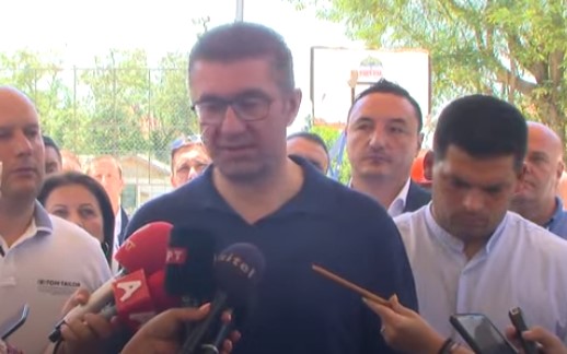 Mickoski: Kemi premtuar një miliard, por tani na duhen 500 milionë euro, prej të cilave 250 për komunat