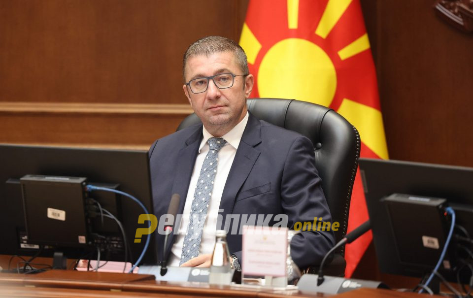 Mickoski  Në thirrjen e dytë për projekte kapitale në komuna ka mbi 800 projekte