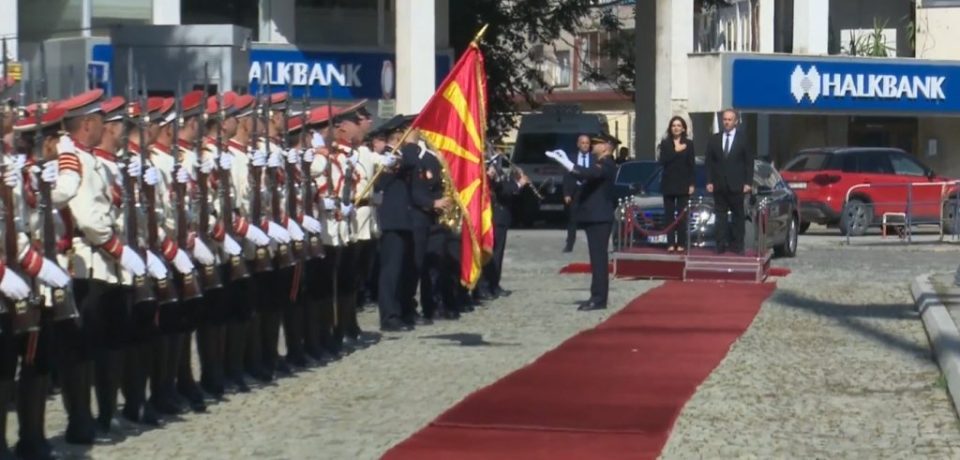 Kryetarja e Kuvendit e Shqipërisë Spiropali vizitë zyrtare në Maqedoninë, pritet nga kryeparlamentari Gashi