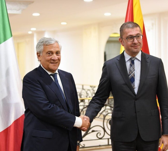 Mickoski në takim me shefin e diplomacisë italiane