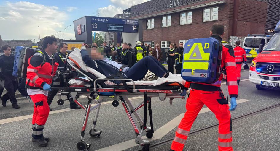 Sulm me thikë në stacionin e trenit në Hamburg, të paktën 12 të plagosur