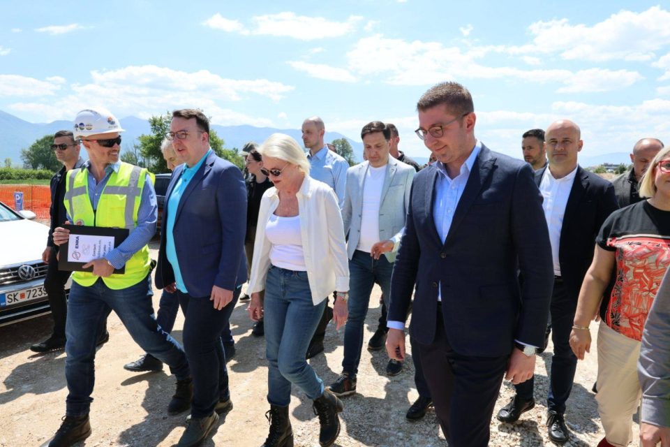 Mickoski në vendosjen e gurthemelit të autostradës Tetovë-Gostivar