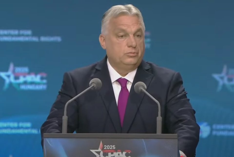 Rroftë Maqedonia: Orban falënderon Mickoskin për mbrojtjen e kufirit evropian nga migrimi