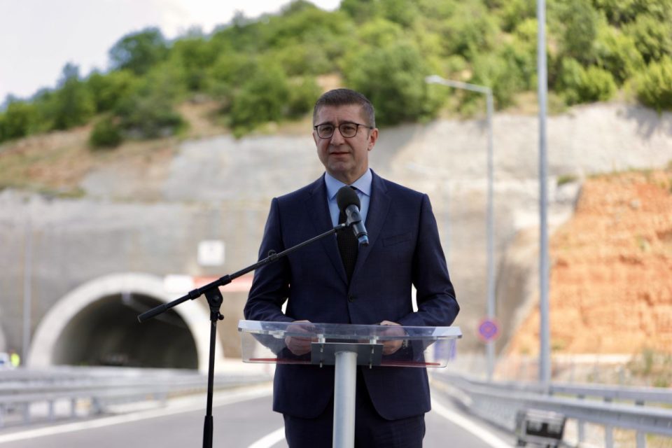 Mickoski do të marrin pjesë në inaugurimin e një pjese të autostradës Kërçovë – Ohër