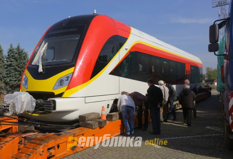 Procedura fillon të martën: Lokomotiva të reja, stacione të modernizuara dhe një tren i shpejtë që do të na çojë në Selanik për një orë e gjysmë