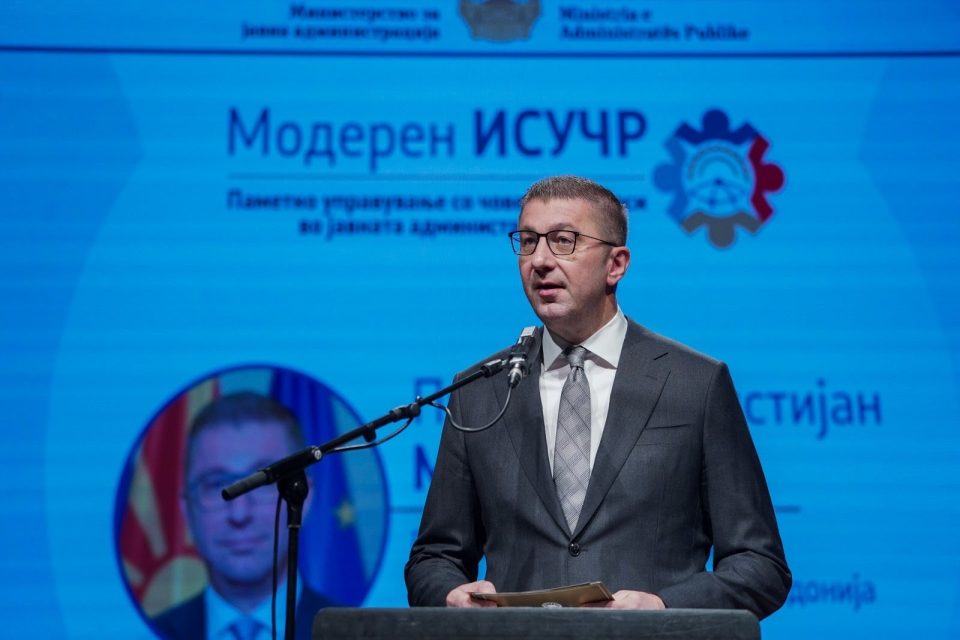 Mickoski: Çelësi për besim dhe stabilitet është një administratë digjitale, transparente dhe llogaridhënëse