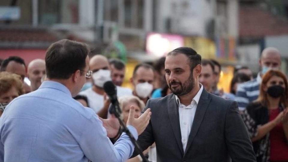 Nikolloski zbulon tre projektet e mëdha që do t’i zbatojë së bashku me “kryetarin e ri të bashkisë Gjorgjievski”