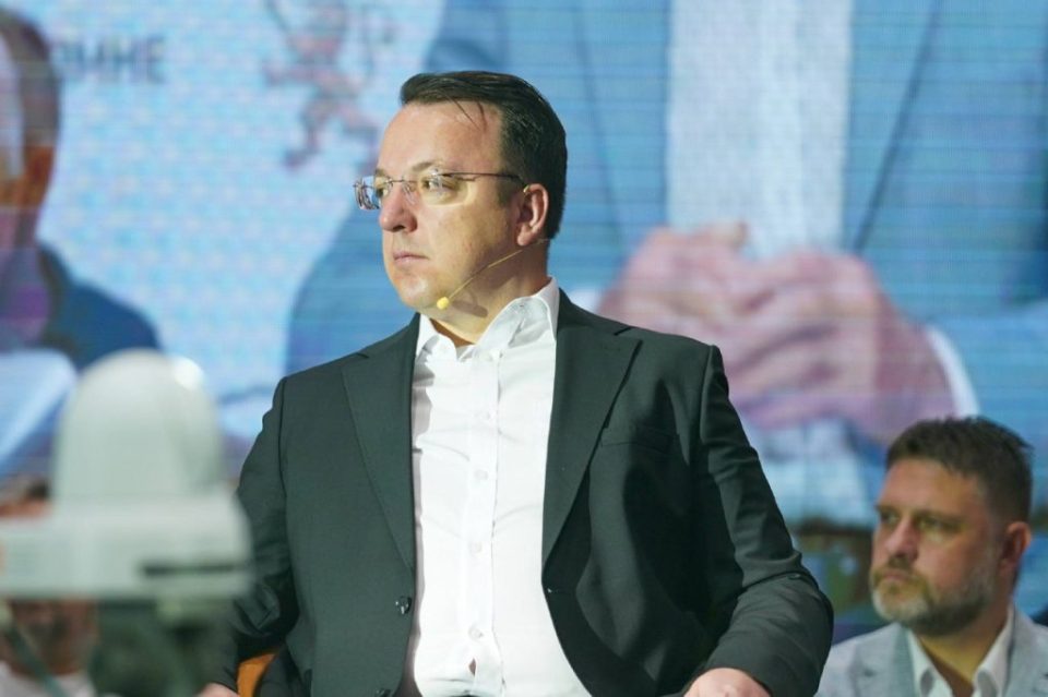 Nikolloski: I bëj thirrje Prokurorisë ta hetojë këtë dhe t’i ndjekë penalisht përgjegjësit, mjaft më me abuzimet e shërbimeve sekrete